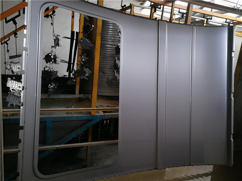 5汽車殼體電(diàn)泳噴淋陶化