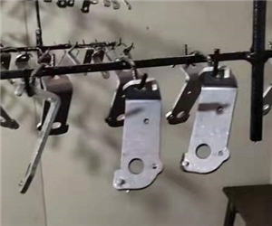 汽車小(xiao)零件電(dian)泳陶化(huà)