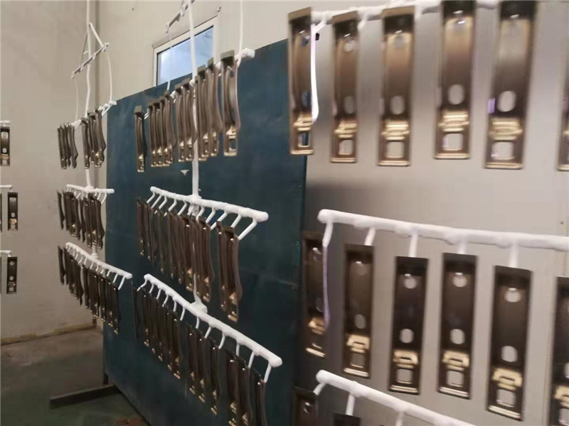 15五(wu)金件陶化