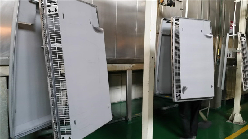 14鋅(xin)鐵合金噴(pen)塑陶化